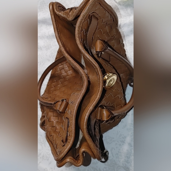 AUTHENTICMICHAEL Kors Handbag Purse Shoulder Bag  Suede Cross Weave Limi… - Picture 13 of 13